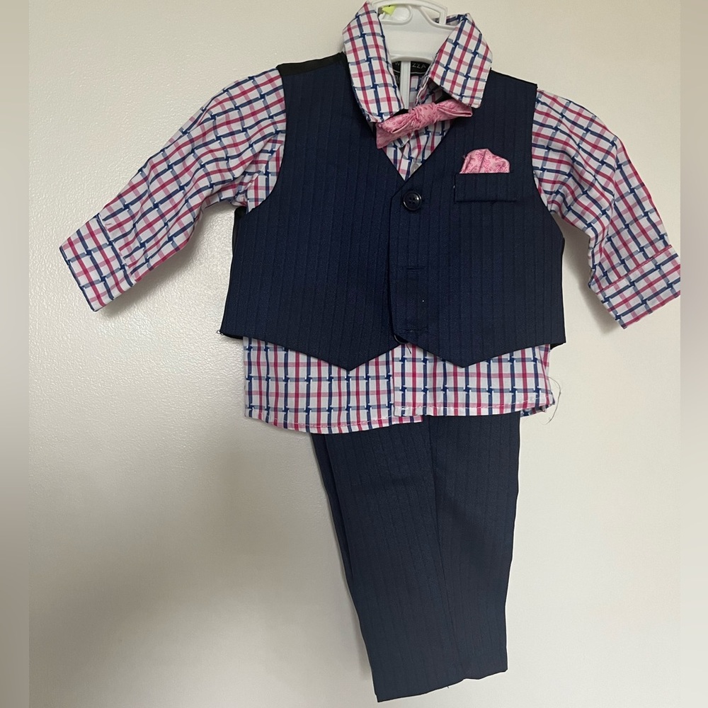 Suits baby 6-9 months